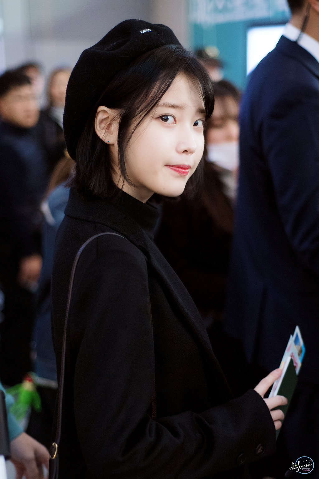[17.01.06] 대만 출국 아이유.jpg | 인스티즈
