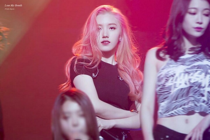 핑크핑크한 프리스틴 시연 | 인스티즈