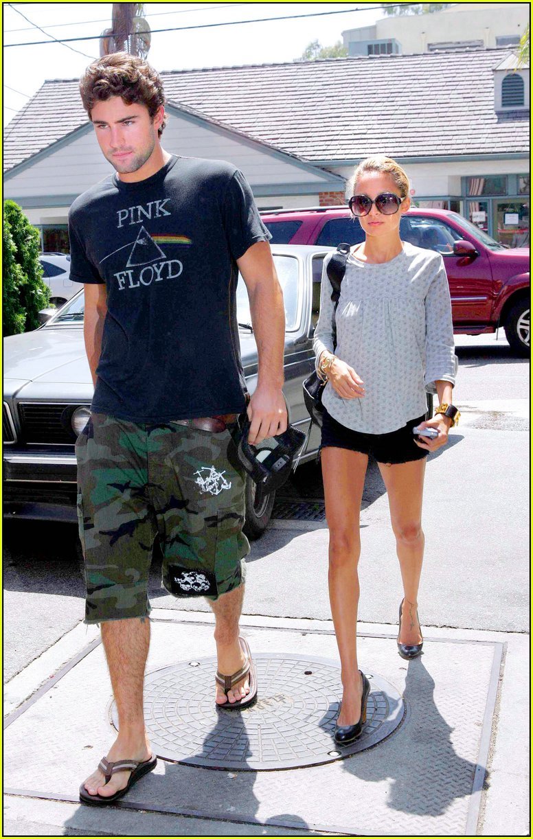 [니콜리치] 갑자기 초마름으로 살이 빠져 파파라치한테 찍혔던 시절 | 인스티즈