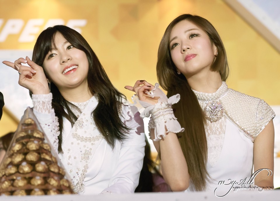 월요일이라 짜증나서 에이핑크 윤보미.jpgif | 인스티즈