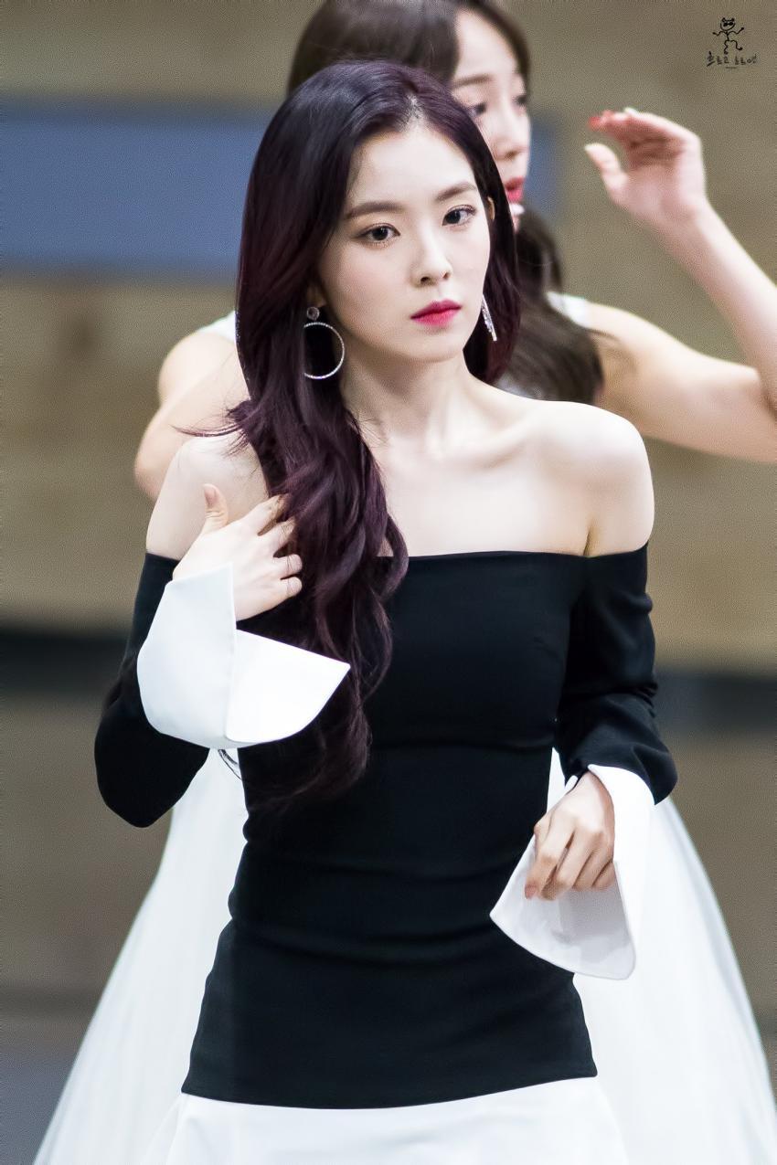 무표정도 이쁜 아이린.jpgif | 인스티즈
