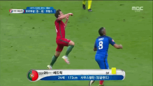 정의구현이라 심판이 대놓고봐도 노 퇴장 | 인스티즈