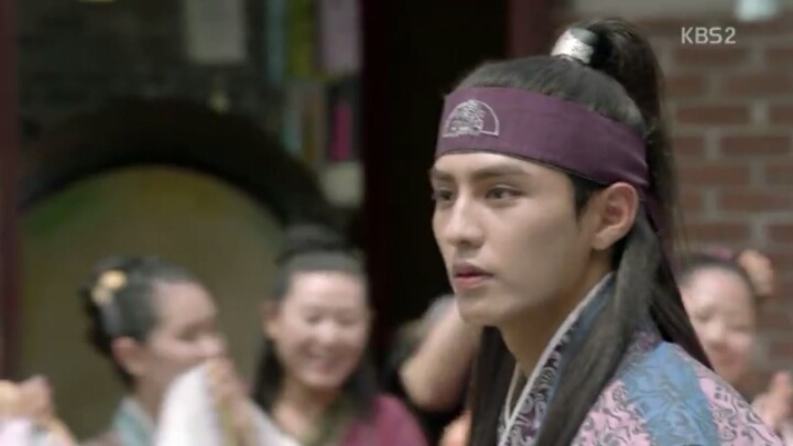 [화랑] 1500년 전 인기 아이돌 화랑 출근길 풍경.jpg (feat.럽라 떡밥) | 인스티즈