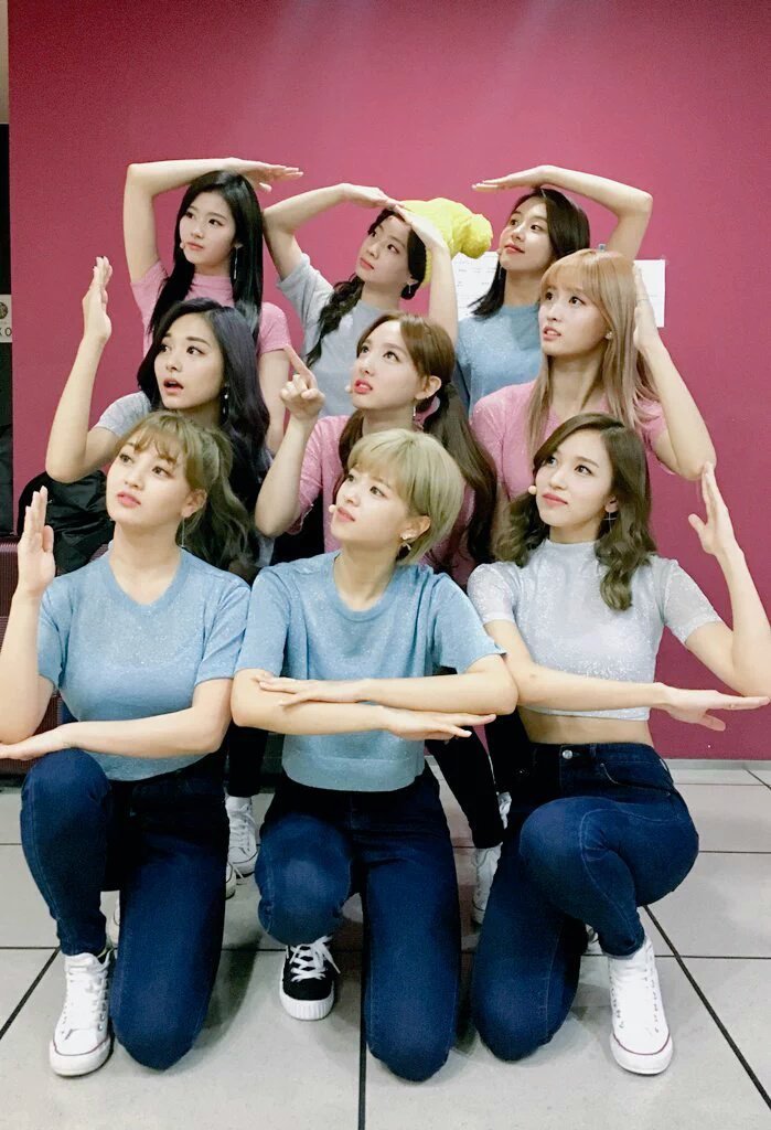 오늘자 트와이스 단체사진.jpg | 인스티즈