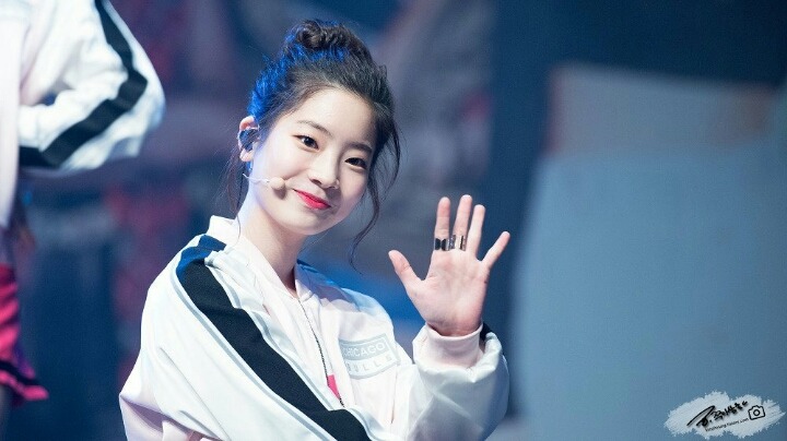 팬이 선물해준건 다 인증해주는 인증요정 트와이스 다현이 | 인스티즈