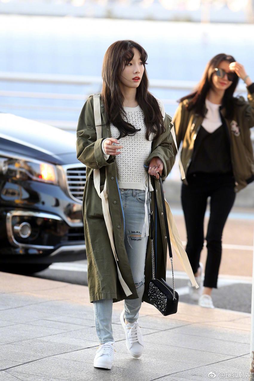오늘자 출국하는 공항 태연.jpg | 인스티즈