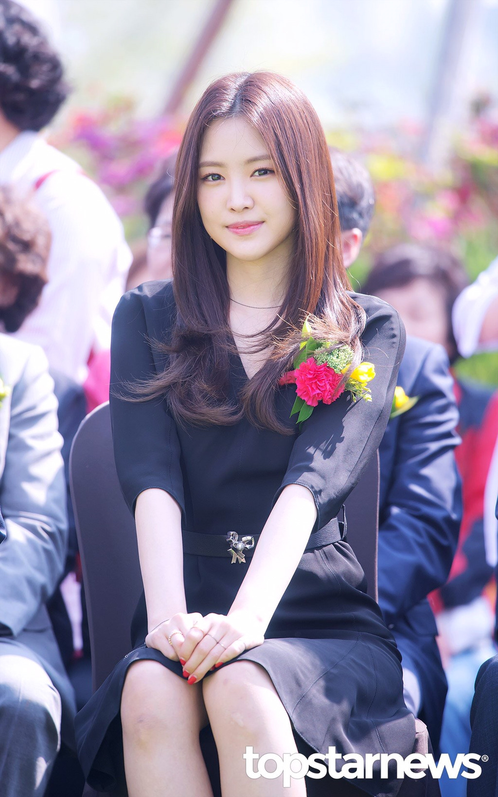 오늘자 손나이쁜 손나으니 | 인스티즈