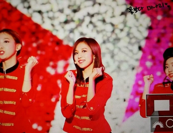 오늘자 트와이스 무대의상 짱예ㄷㄷㄷ | 인스티즈