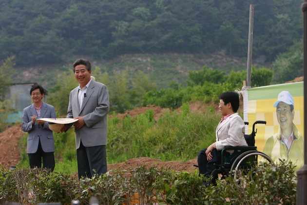  노무현 대통령과 김경수.JPG | 인스티즈