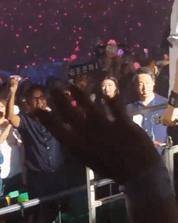 엑소콘서트에간 이수만.gif | 인스티즈
