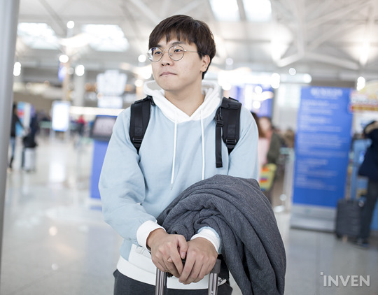 [LOL소식] 스페인 바르셀로나 올스타전 출전(출국)을 위해 공항에 모인 LCK 대표선수들 | 인스티즈