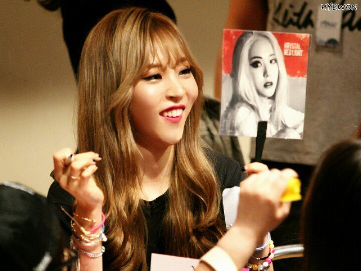 팬싸에서 다른 아이돌 관련 선물 받았던 아이돌들 | 인스티즈