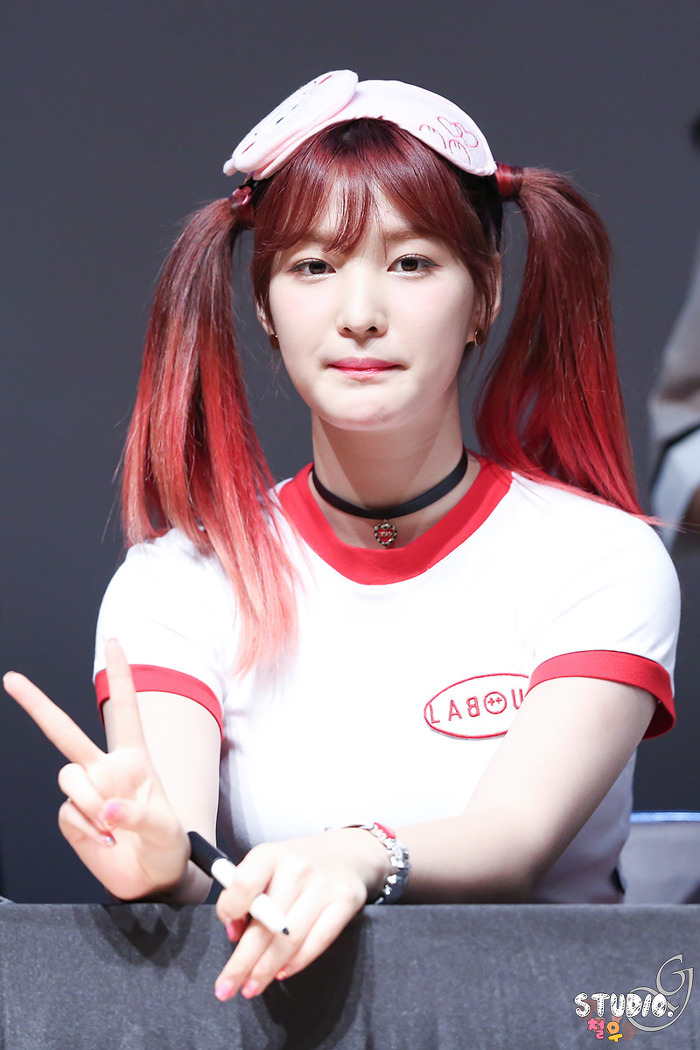 [데이터주의] 라붐에서 탱탱볼을 맡고 있는 율희.jpgif | 인스티즈