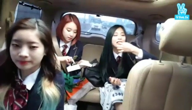 [TWICE] 흔한_급식단의_등교길. (광대 주의) | 인스티즈