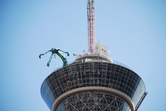 절대 땅을 봐선 안 되는 미국의 미친 놀이기구.jpgif | 인스티즈