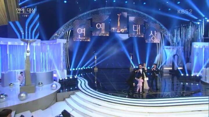 난입(亂入)이서언 이서준 선생 | 인스티즈