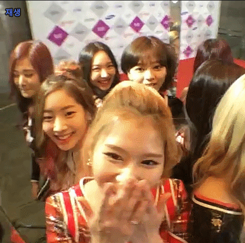 트와이스 가요대전 레드카펫 360도캠.gif | 인스티즈