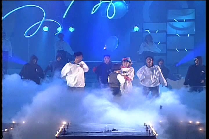 1992년 무대 난입한 소녀팬.JPG | 인스티즈