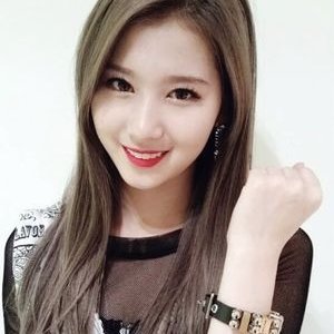 남자들 설레게하는 사나 눈빛.jpg | 인스티즈