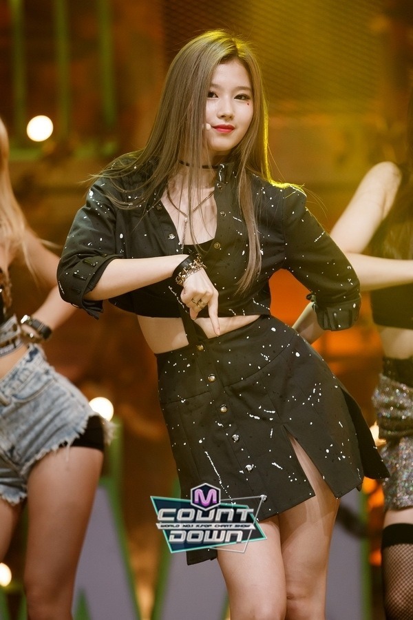 [트와이스] 미나토자키 사나 .gif | 인스티즈