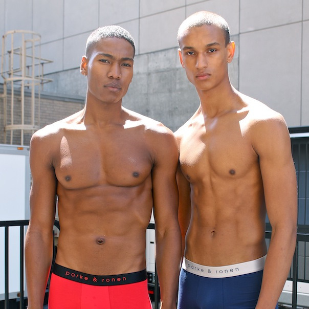 남자 속옷 모델들의 백스테이지 모습들 (15) | 인스티즈