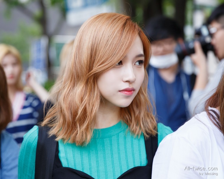 160520 뮤직뱅크 출근길 트와이스 미나 | 인스티즈