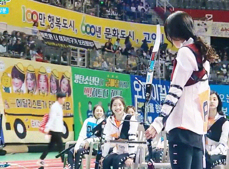 나연이가 친한척하자 정색하는 다현이 ㄷㄷ | 인스티즈