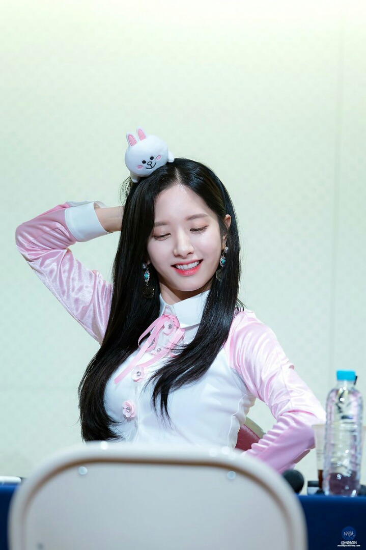 루다 섹시포즈 이제는 우주소녀 공식포즈로 | 인스티즈