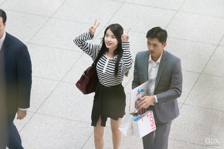 단가라 정석으로 코디한 아이유.jpg | 인스티즈