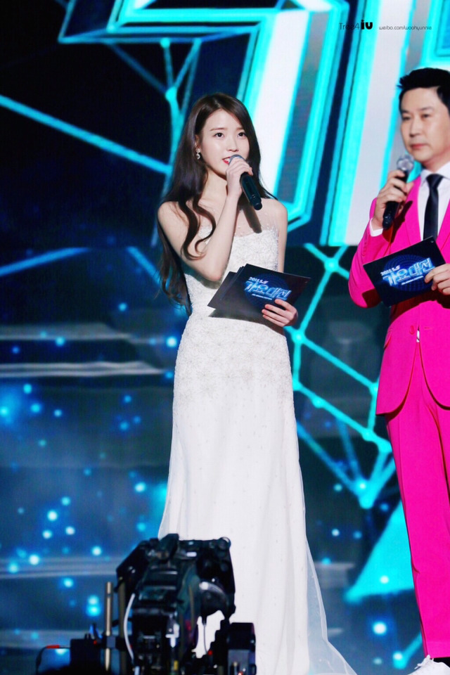 드레스 입은 아이유 모음 | 인스티즈