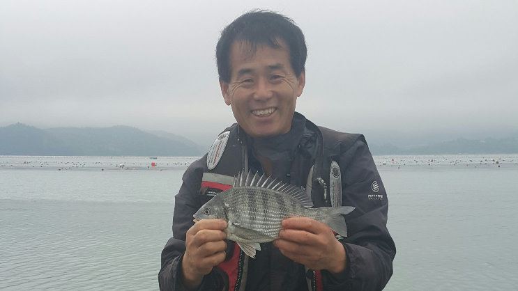 어두리<> 이미지