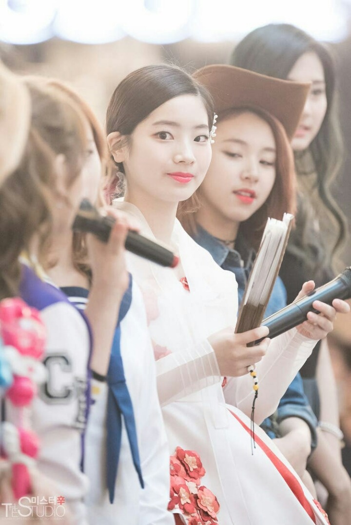 [트와이스] 추석기념 한복 입은 다현이 | 인스티즈