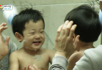  웃을 때 더 예쁘고 사랑스러운 서준이 | 인스티즈