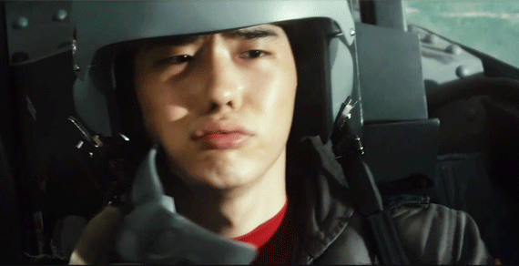 드라마와 영화를 통해 웬만한 컨셉의 옷은 다 입어본 듯한 배우.jpgif | 인스티즈