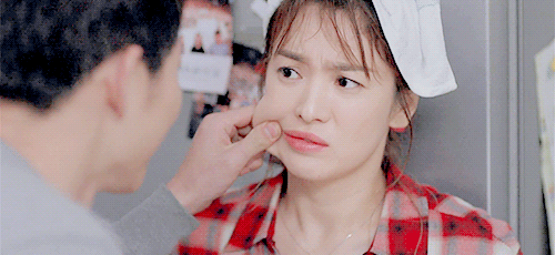 [태양의후예] 송중기-송혜교 엔딩 키스신.gif | 인스티즈