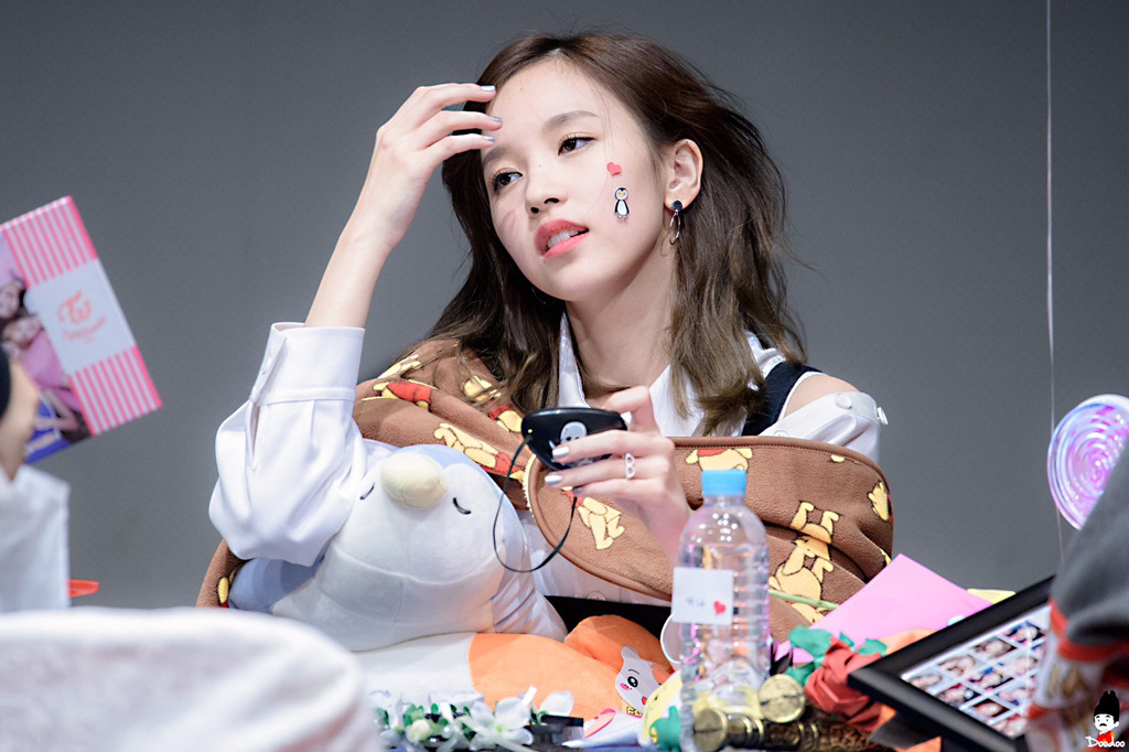 Aㅏ.... 이쁘다 묘이 미나 | 인스티즈