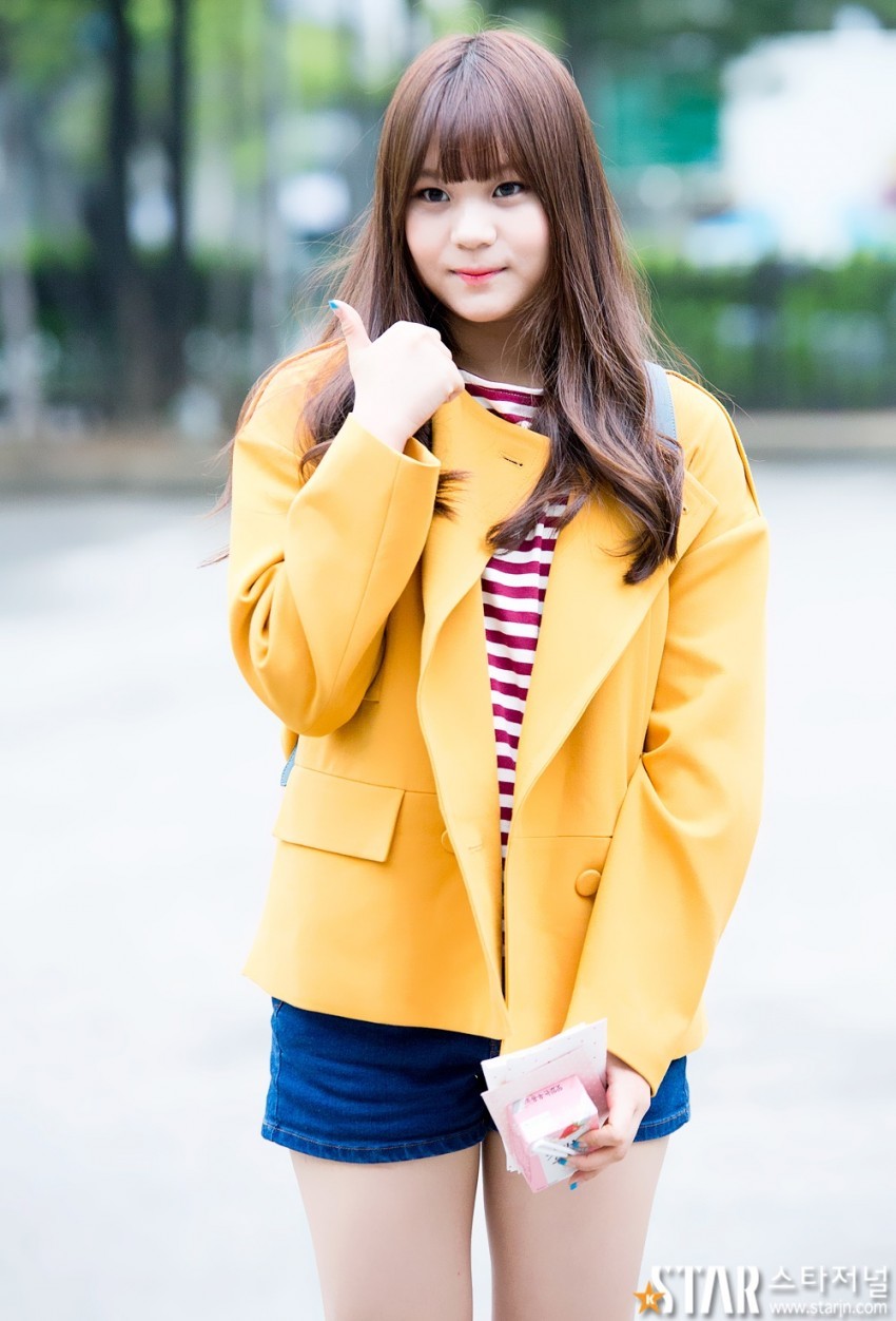 여자친구 엄지 뮤뱅 출근길.JPG | 인스티즈