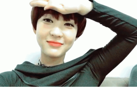 자기 생일 자축하는 EXID 혜린.gif | 인스티즈