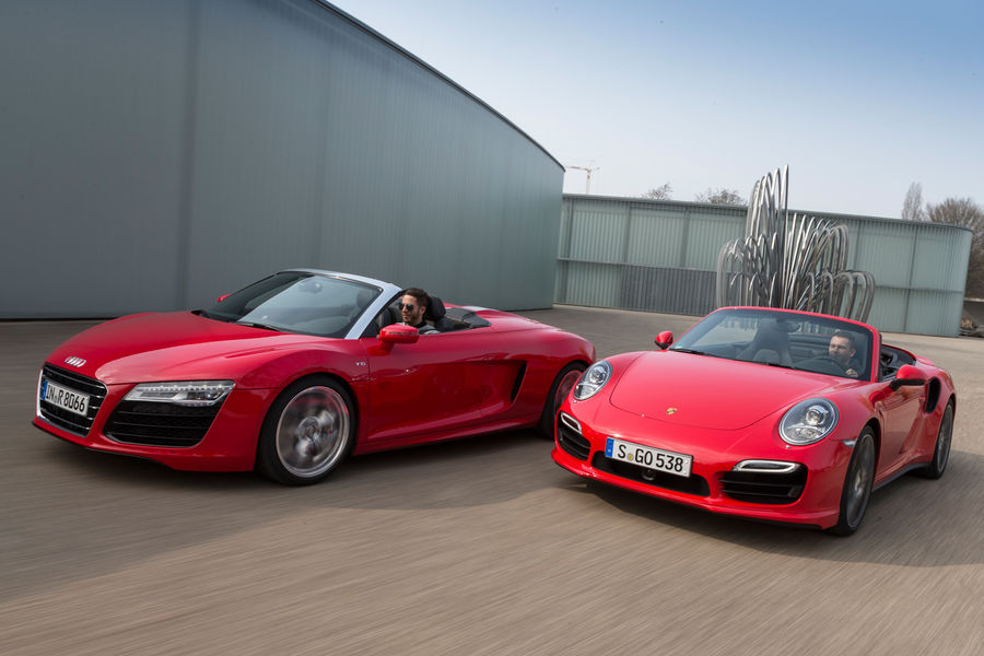 아우디 R8 스파이더 vs 포르쉐 911 터보 카브리올레 | 인스티즈
