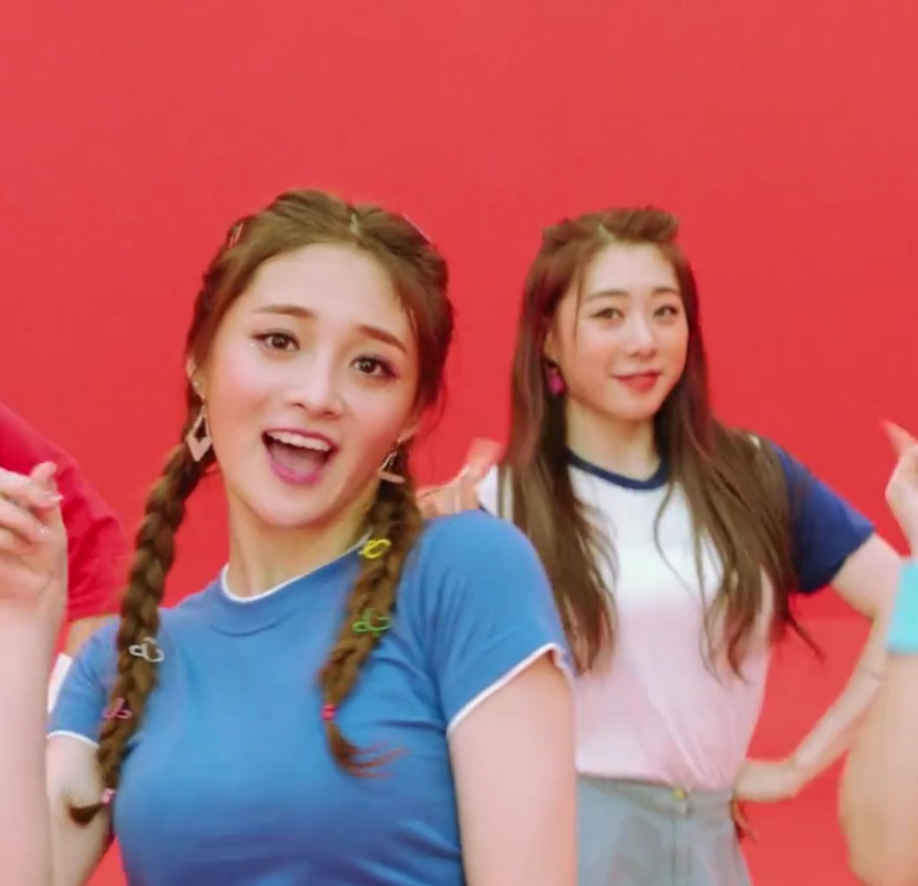 레드벨벳 컨셉과 많이 겹친다는 아이오아이 | 인스티즈