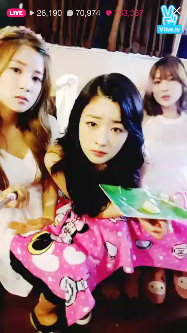 [에이핑크] 태국에서 v앱 라이브 캡쳐 | 인스티즈