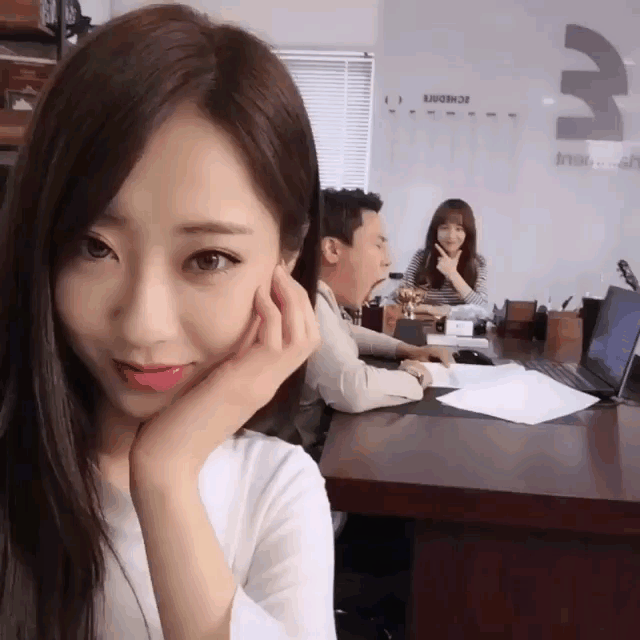 오늘자 경리 인스타그램.gif | 인스티즈