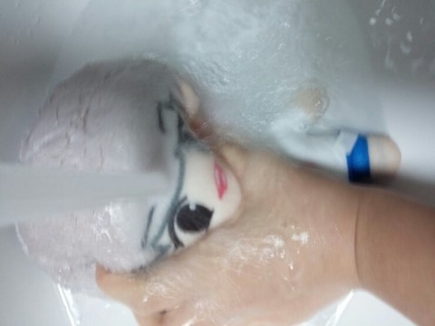 크고나면 이해하기 어려운 어릴때 행동들 .jpg | 인스티즈