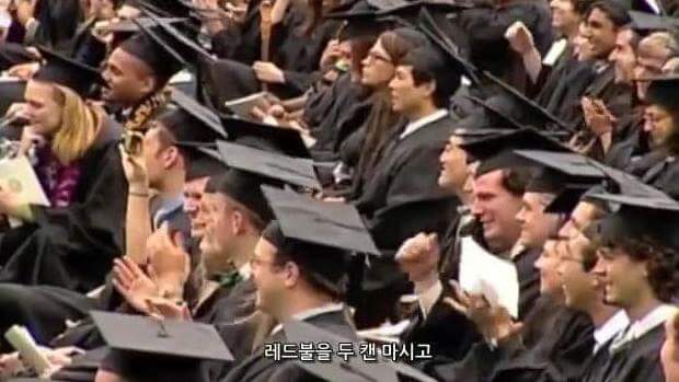 다트머스대학교 졸업식에서 수만명 팩트폭행하는 코난 | 인스티즈
