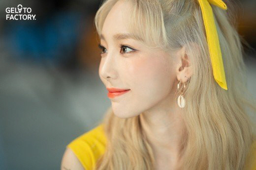 팬들 사이에서도 흑발파 금발파 반반으로 갈리는 태연.jpg | 인스티즈