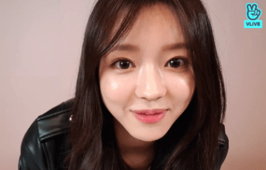 오늘자 오마이걸 브이앱 유시아.gif | 인스티즈