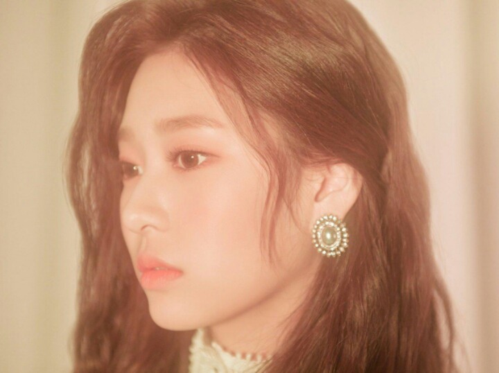 아이즈원 비쥬얼이 돋보이는 장미 컨셉 사진들 | 인스티즈