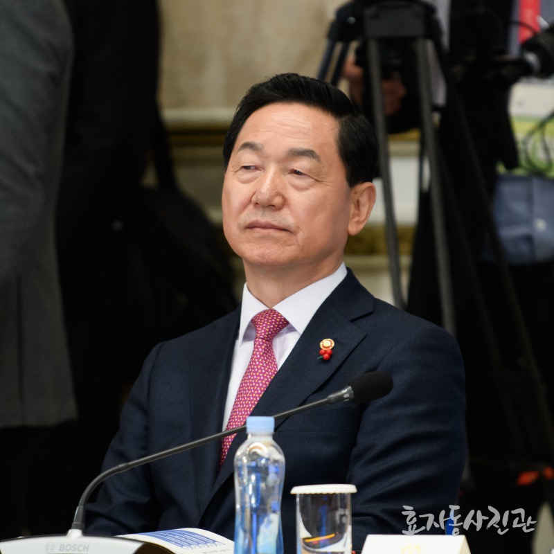 공부하고 연구하는 문재인 정부와 민주당.(이런 정부와 정당을 경험 하신적 있으신가요?) | 인스티즈