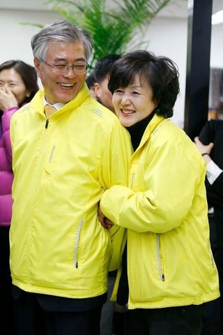 문통령 노란색 착붙 모음.jpg | 인스티즈