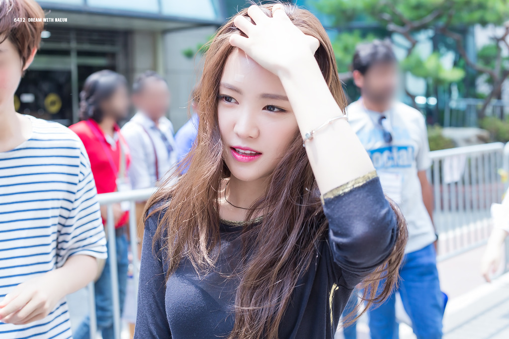  에이핑크 손나은 씨스루 | 인스티즈